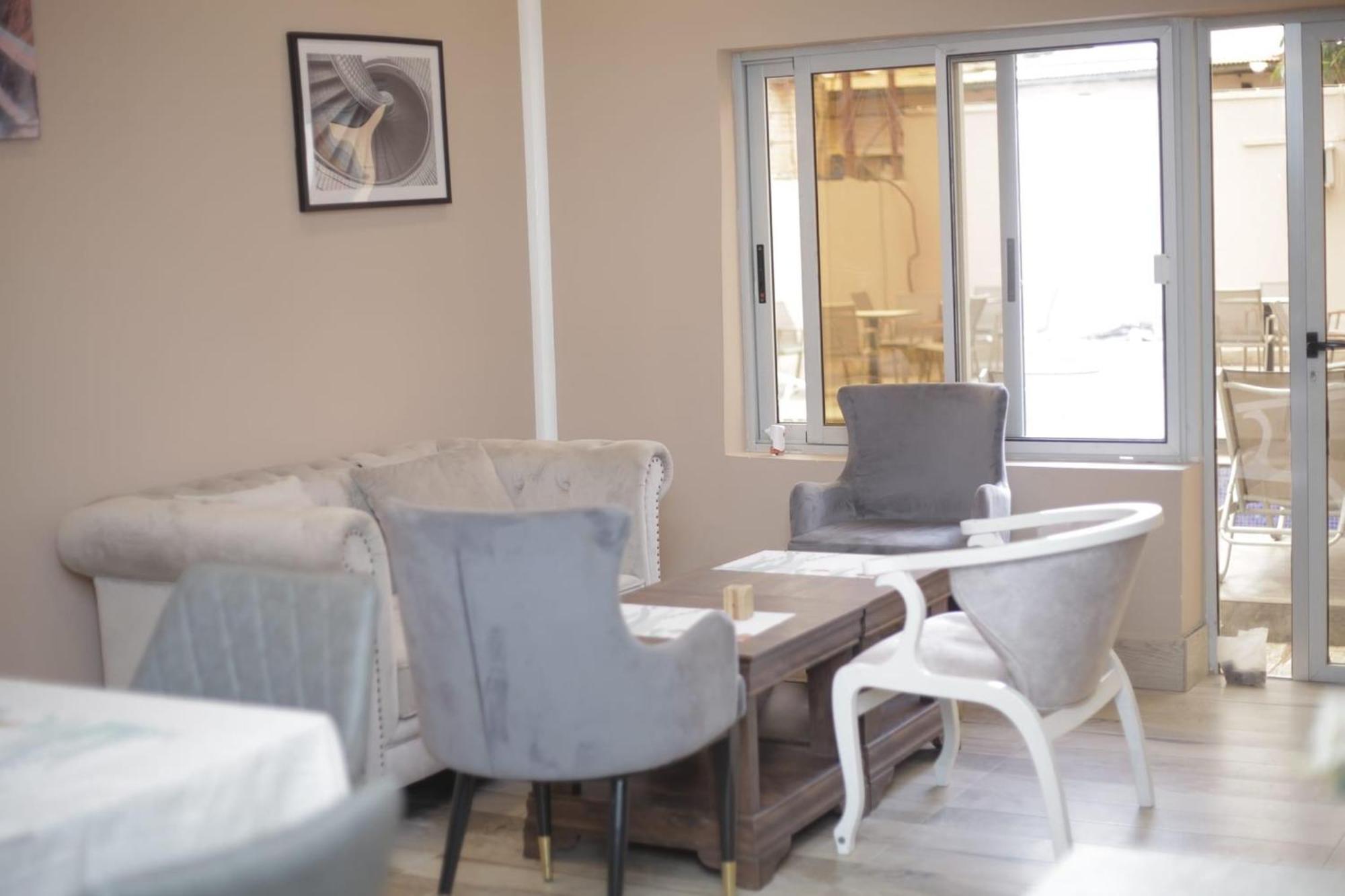 Owandja House Lubumbashi Hotell Exteriör bild