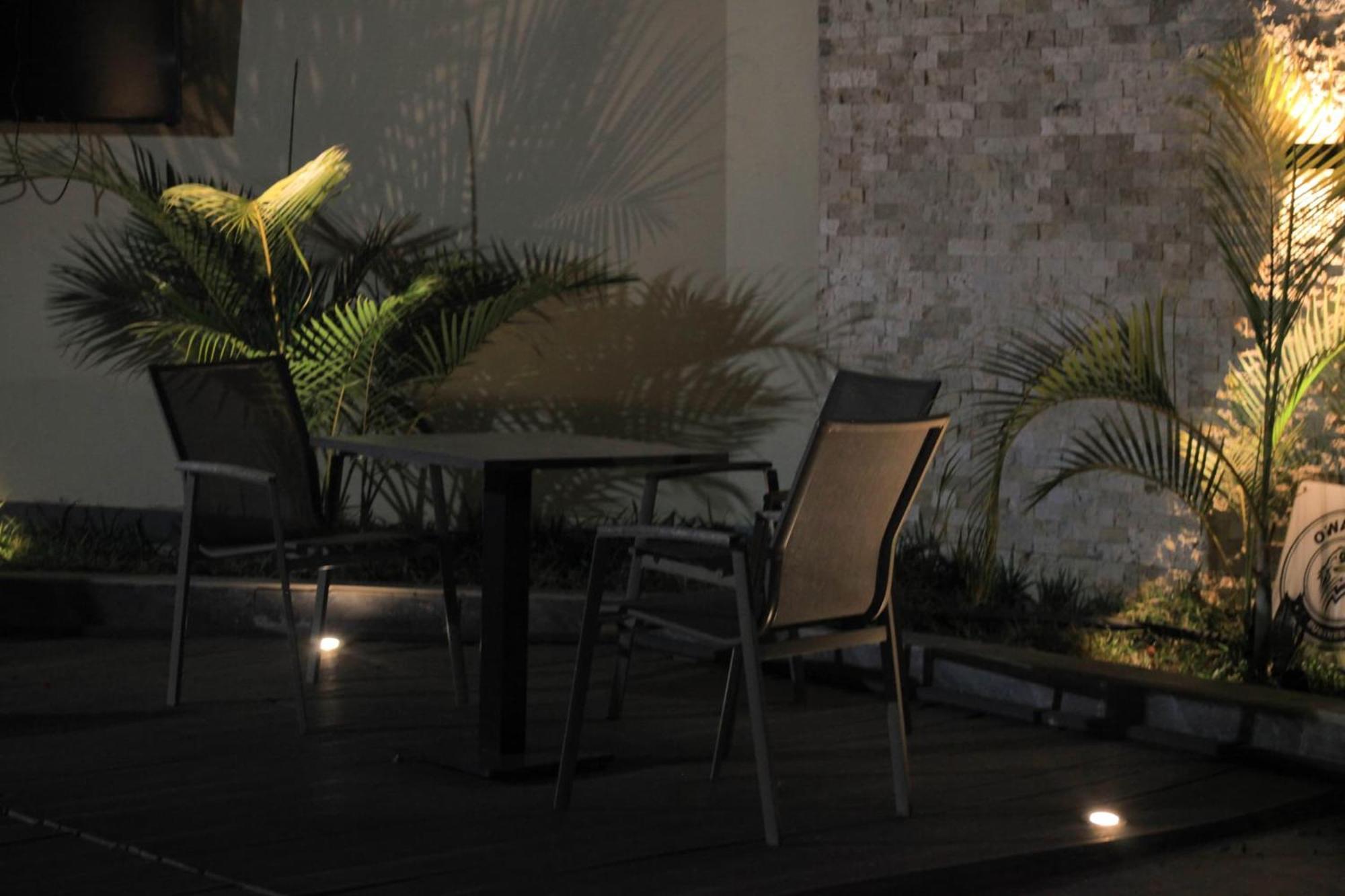 Owandja House Lubumbashi Hotell Exteriör bild